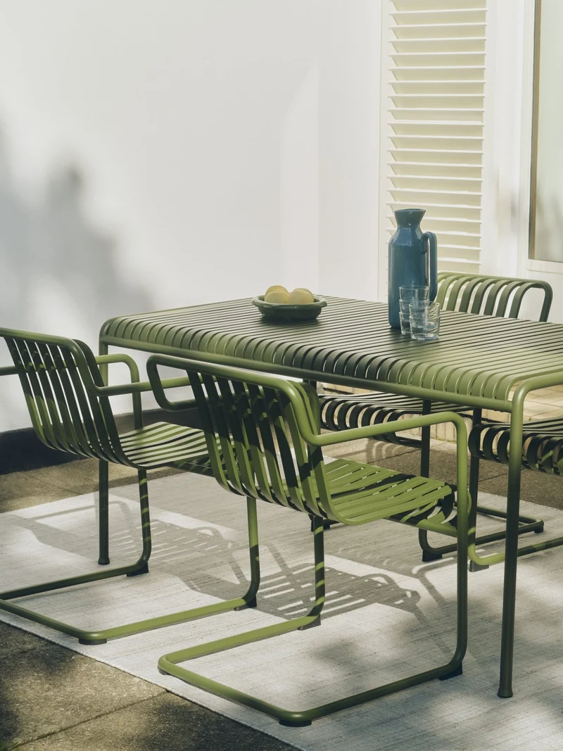 Chaise de jardin avec accoudoirs en acier vert olive 54x65x80cm Palissade - HAY