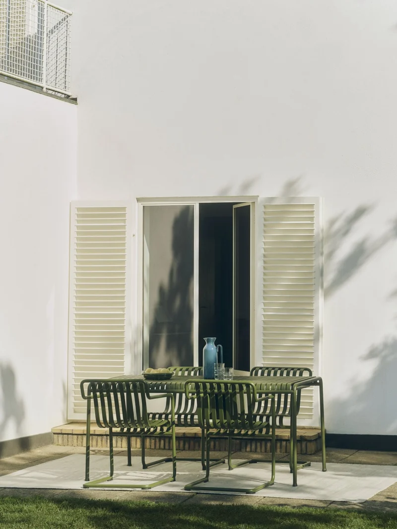 Chaise de jardin avec accoudoirs en acier vert olive 54x65x80cm Palissade - HAY