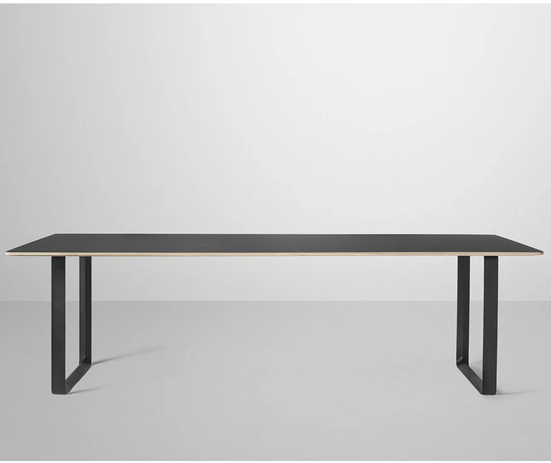 Table noire piétement noir 255 cm 70-70 - Muuto