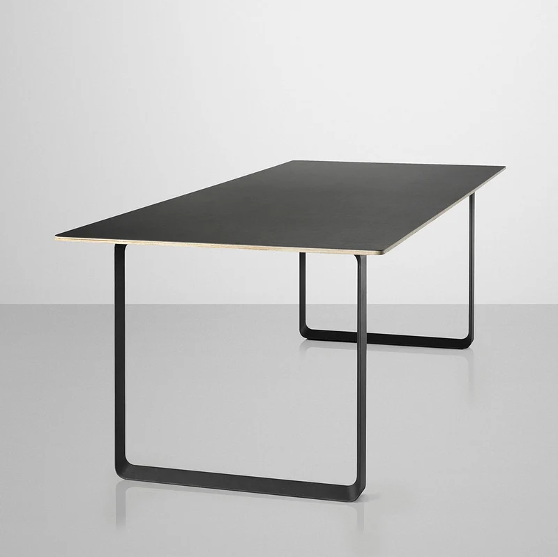 Table noire piétement noir 225 cm 70-70 - Muuto