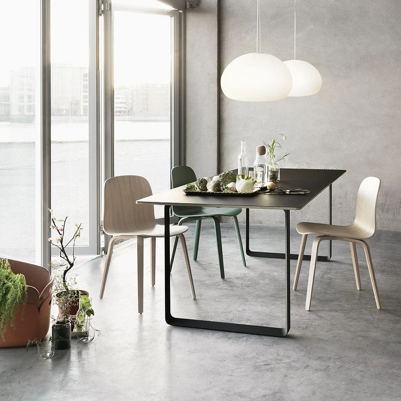 Table noire piétement noir 225 cm 70-70 - Muuto