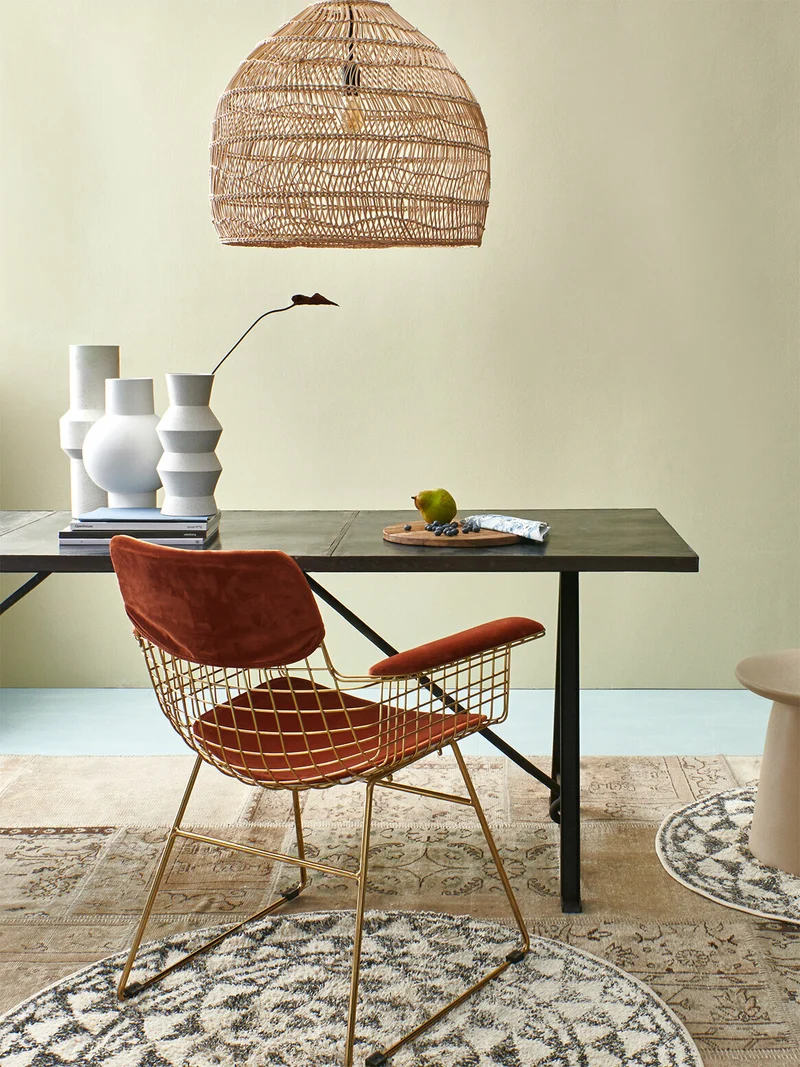 Chaise avec accoudoirs en métal doré Wire - HKliving