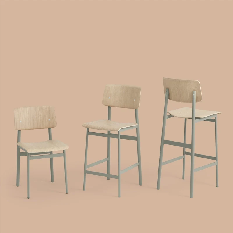 Tabouret de bar en chêne et gris vert 65 cm Loft - Muuto