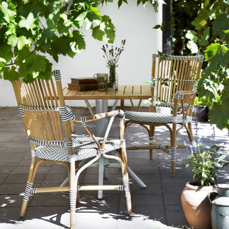 Chaise en rotin avec accoudoirs Monique - Sika Design