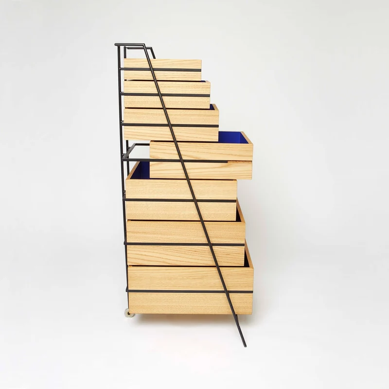 Meuble de rangement design en chêne à tiroirs Sutoa - Frama
