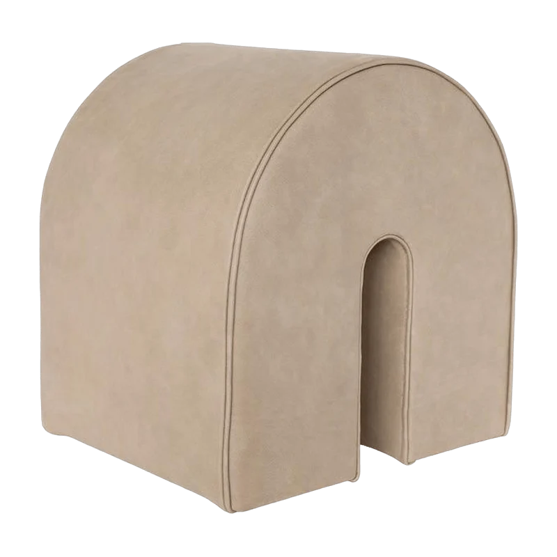 Pouf incurvé en cuir beige - Kristina Dam Studio