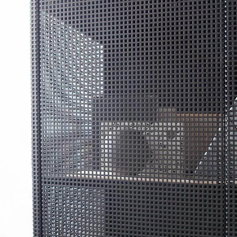 Cabinet avec grille - Kristina Dam Studio