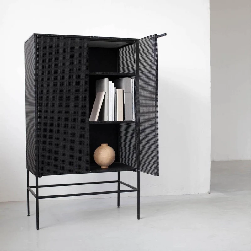 Cabinet avec grille - Kristina Dam Studio