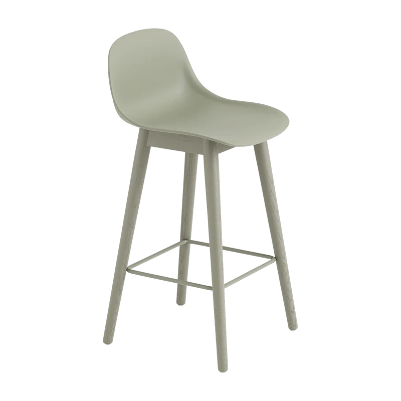 Chaise de bar 65 cm vert gris piétement en chêne Fiber - Muuto