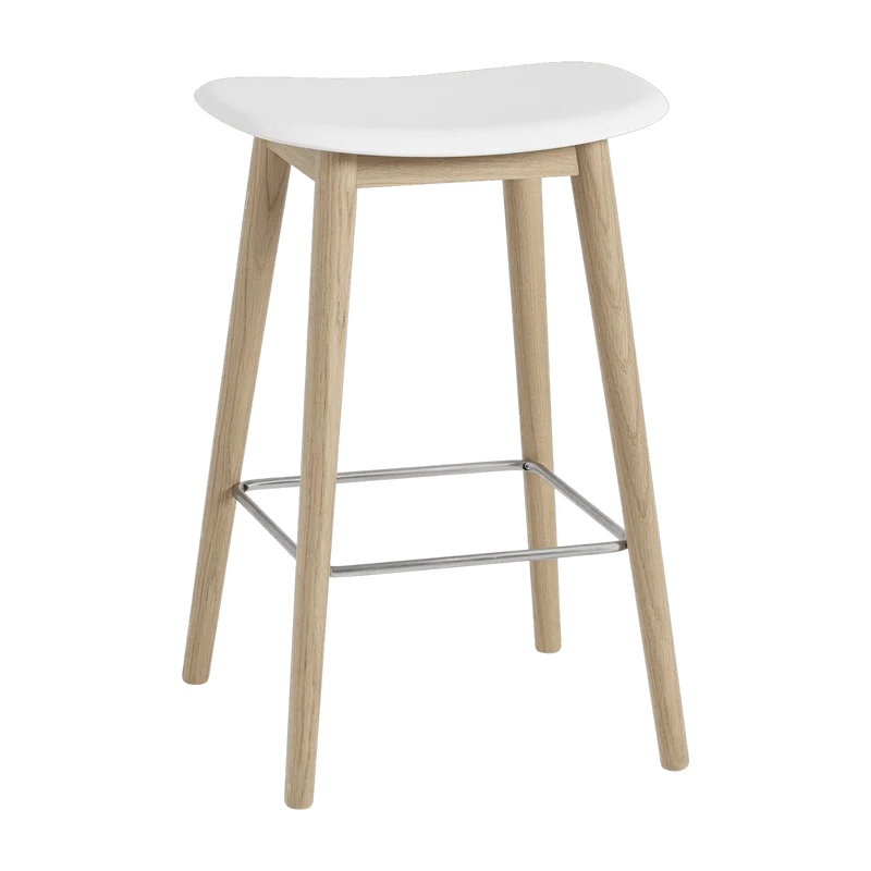 Tabouret de bar 65cm blanc piétement en chêne Fiber - Muuto