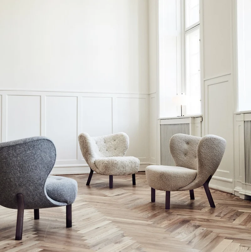 Fauteuil en laine gris et pieds en noyer Little Petra VB1 - &tradition