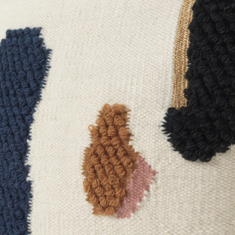 Coussin en laine beige et bleu Loop - Ferm Living