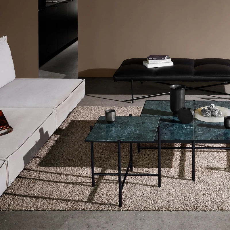 Table basse en marbre vert et piétements noirs Coffee 90 - HANDVÄRK
