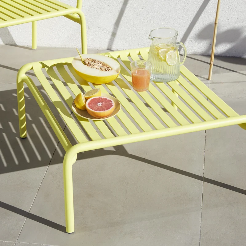 Table basse de jardin jaune Week-End - Petite Friture