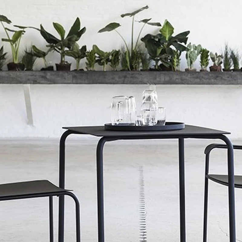 Table en aluminium noir August - Serax
