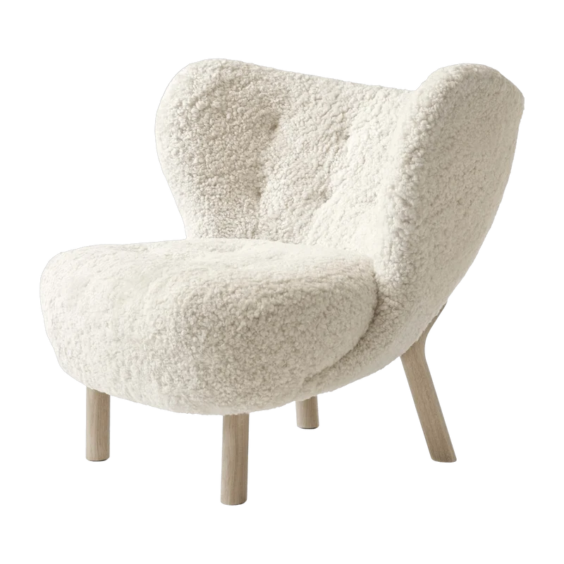 Fauteuil en peau de mouton et pieds en chêne Little Petra VB1 - &tradition