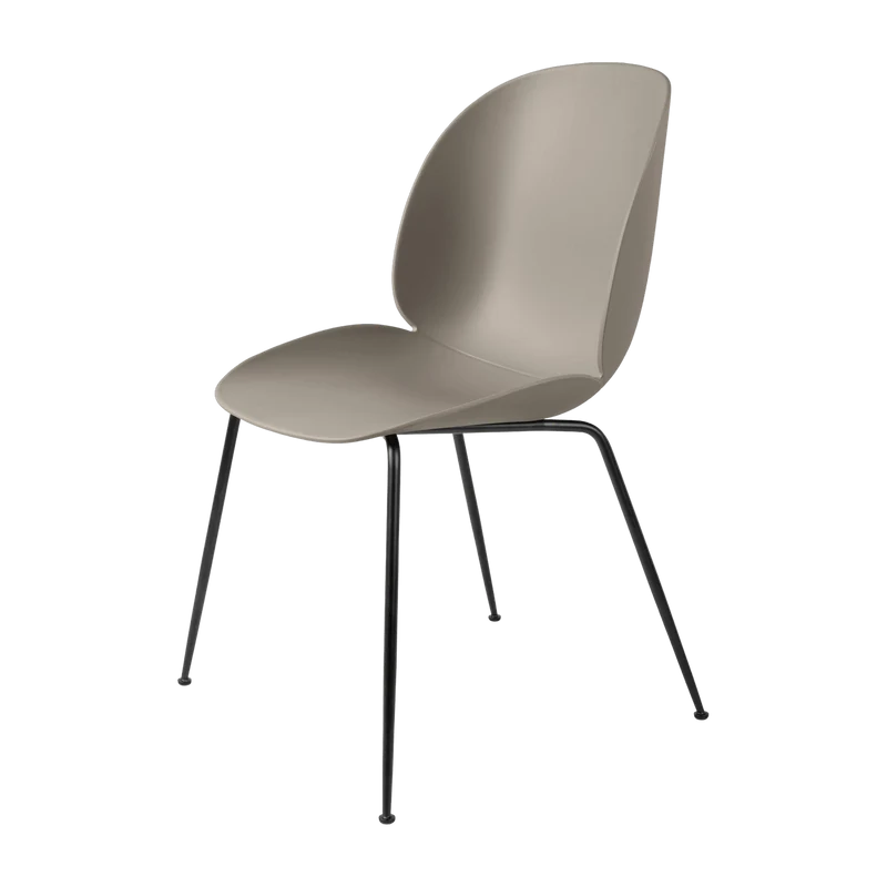 Chaise beige piétement en métal noir Beetle - Gubi