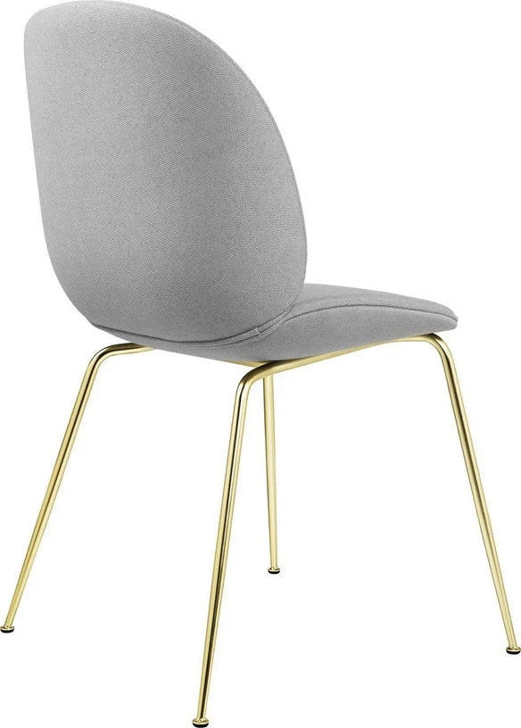Chaise en tissu gris piétement laiton Beetle - Gubi