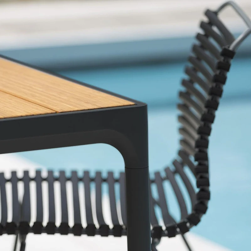 Chaise en métal et plastique noir CLICK - Houe