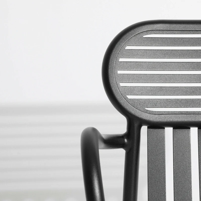Chaise de jardin avec accoudoirs noire Week-End - Petite Friture