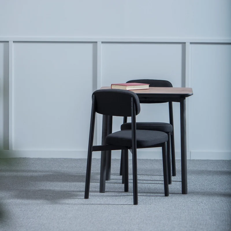 Chaise noire Résidence - Kann Design