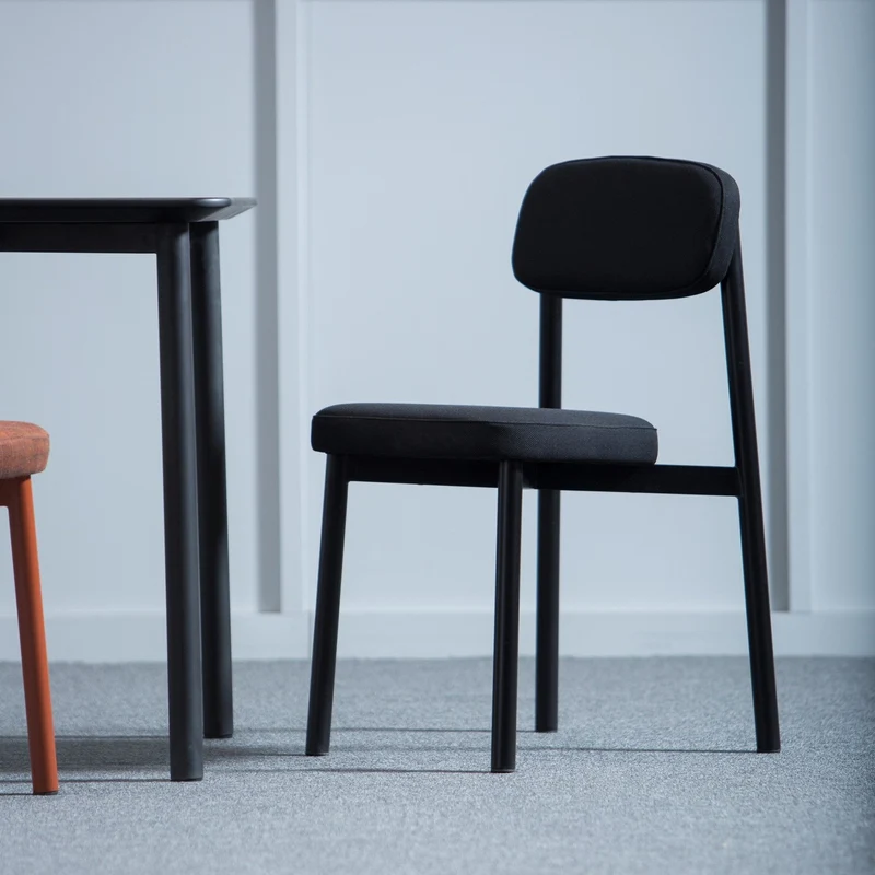 Chaise noire Résidence - Kann Design