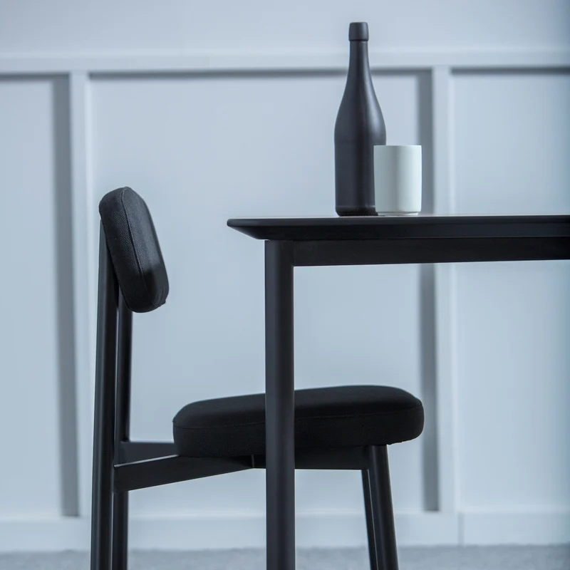 Chaise noire Résidence - Kann Design