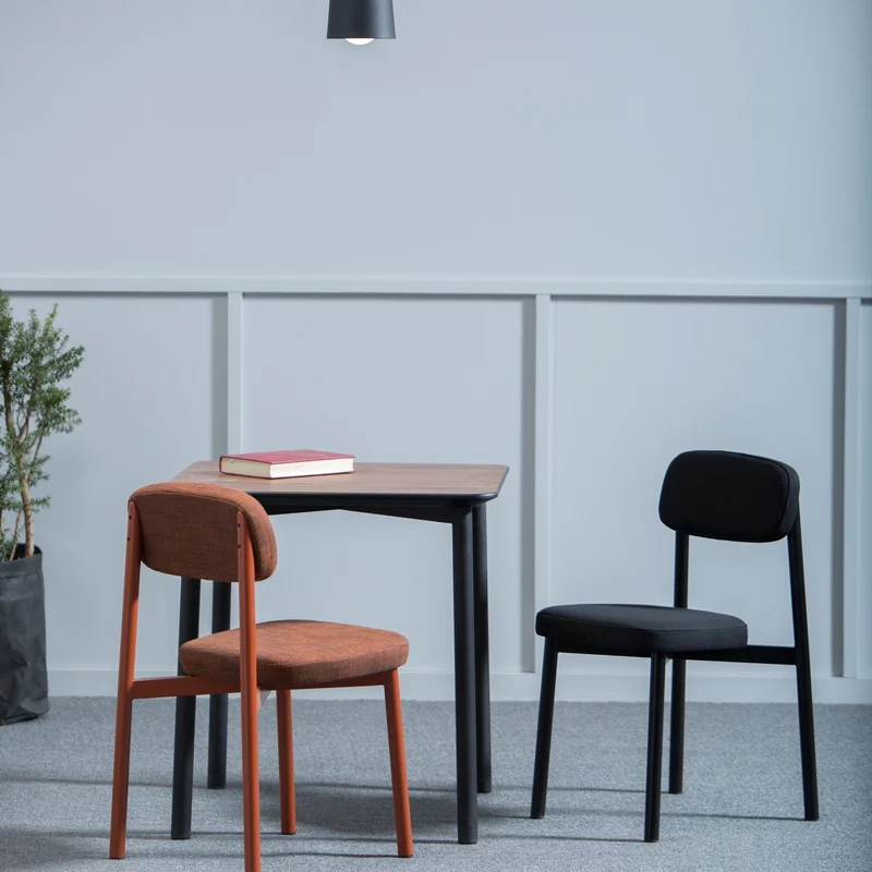 Chaise noire Résidence - Kann Design