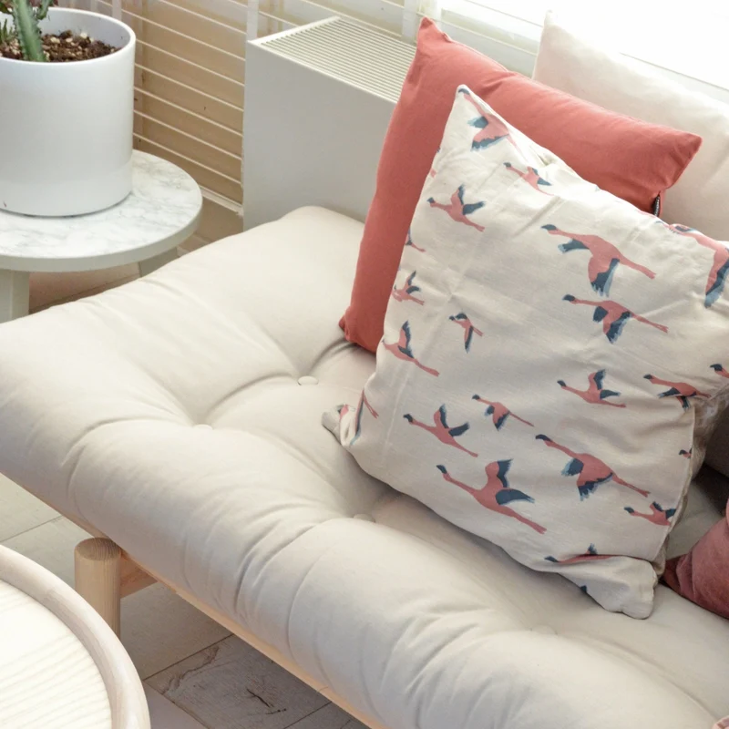 Lit de jour en bois naturel et matelas gris Pace - Karup Design