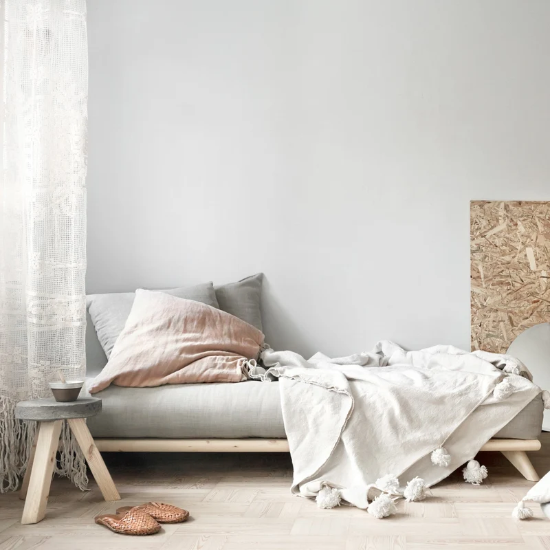 Canapé 2 places en pin et matelas lin 200x90cm Senza - Karup Design