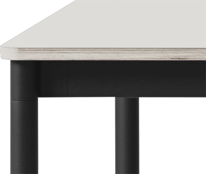 Table 140 cm blanche piétement noir Base - Muuto