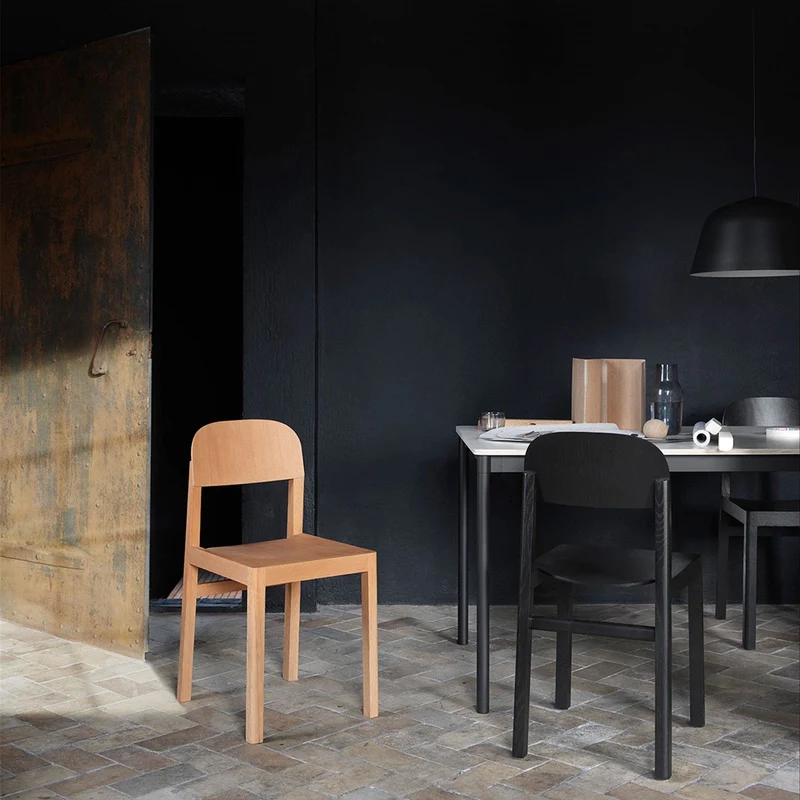 Table 140 cm blanche piétement noir Base - Muuto