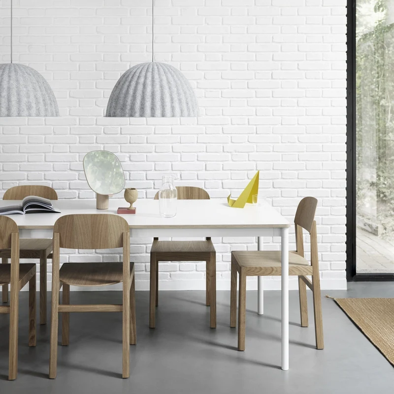 Table 140 cm blanche piétement noir Base - Muuto
