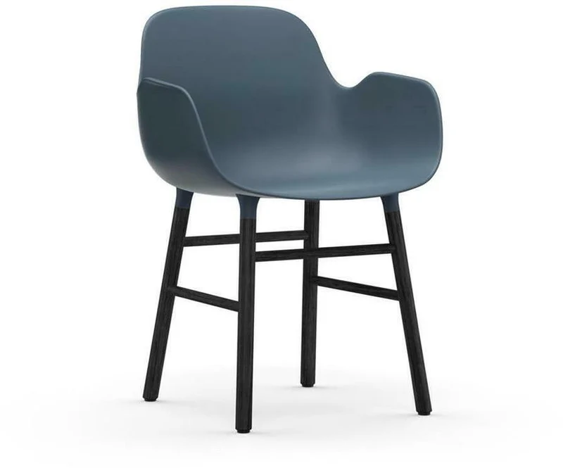 Chaise avec accoudoirs en bois noir et pp bleu Form - Normann Copenhagen