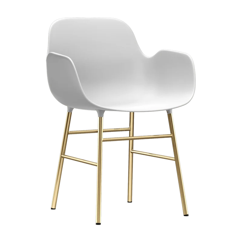 Chaise avec accoudoirs en laiton et pp blanc Form - Normann Copenhagen