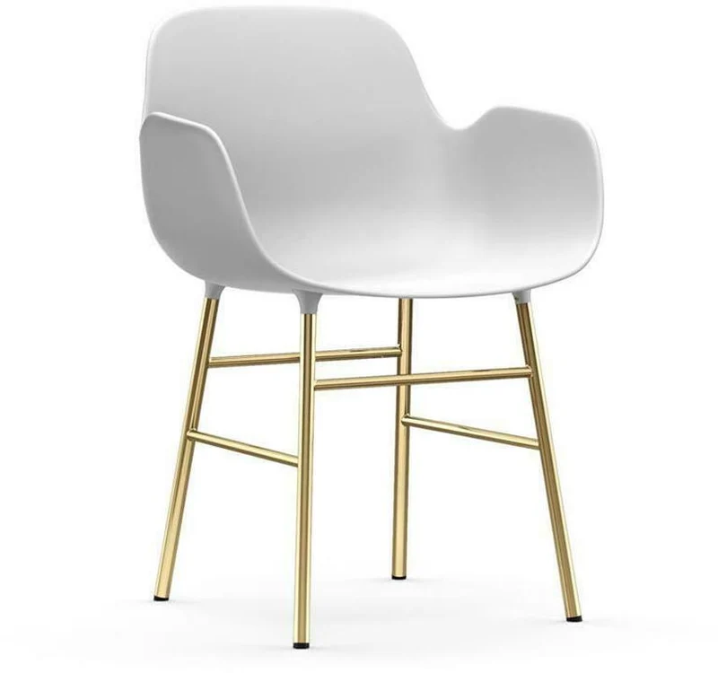 Chaise avec accoudoirs en laiton et pp blanc Form - Normann Copenhagen