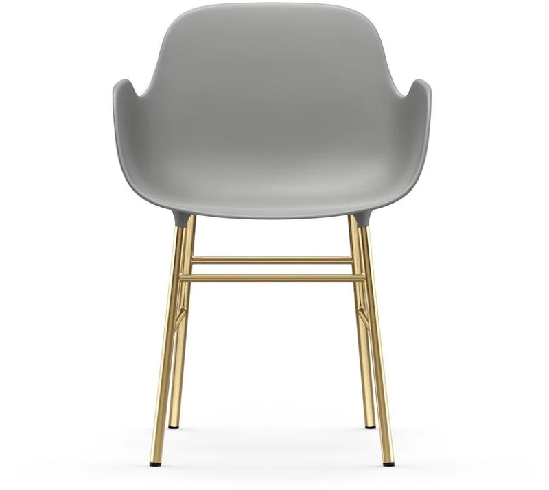 Chaise avec accoudoirs en laiton et pp gris Form - Normann Copenhagen