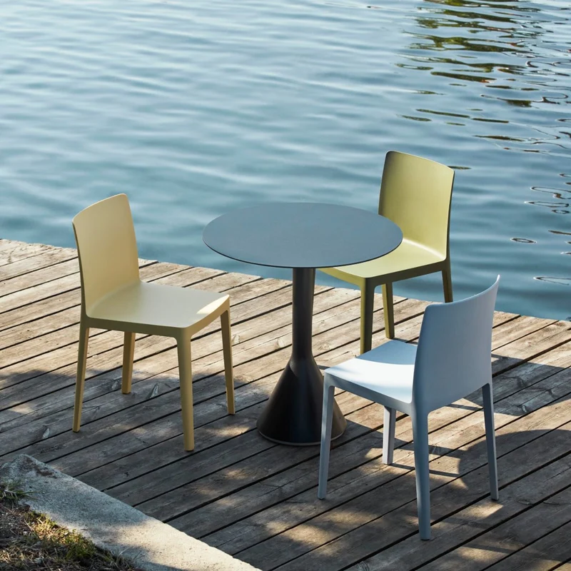 Chaise Élémentaire en plastique bleu gris - HAY