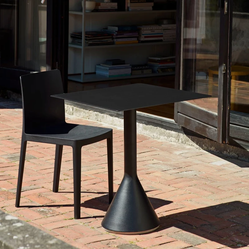 Chaise Élémentaire en plastique noir - HAY
