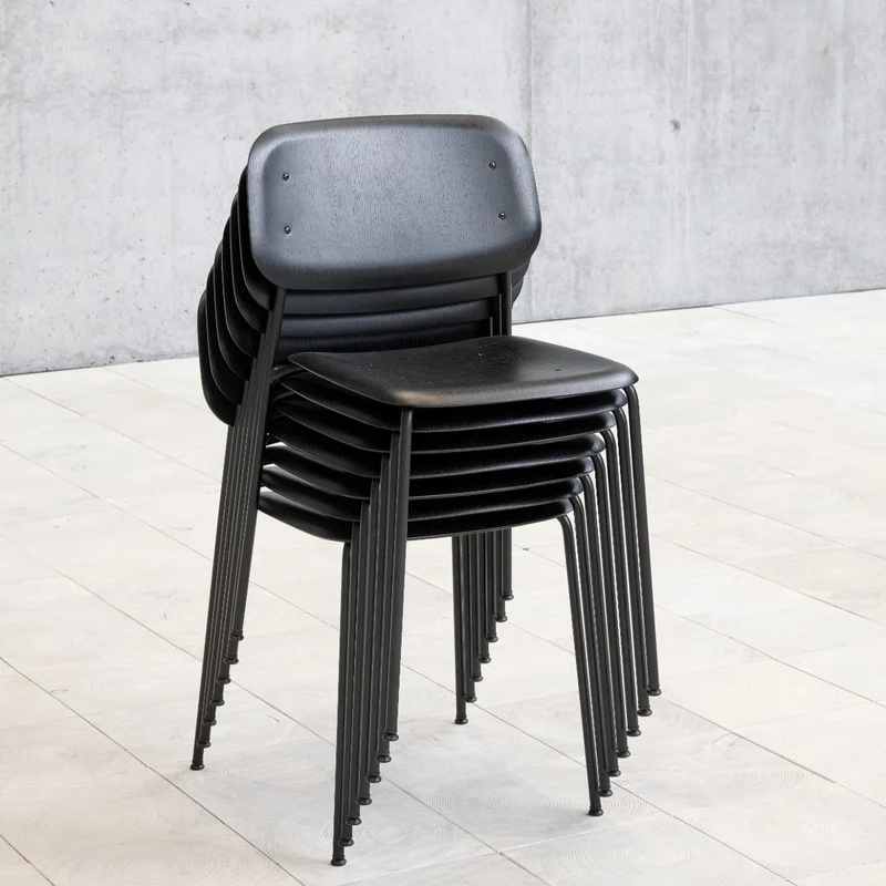 Chaise design en bois de chêne noir Soft Edge 40 - HAY