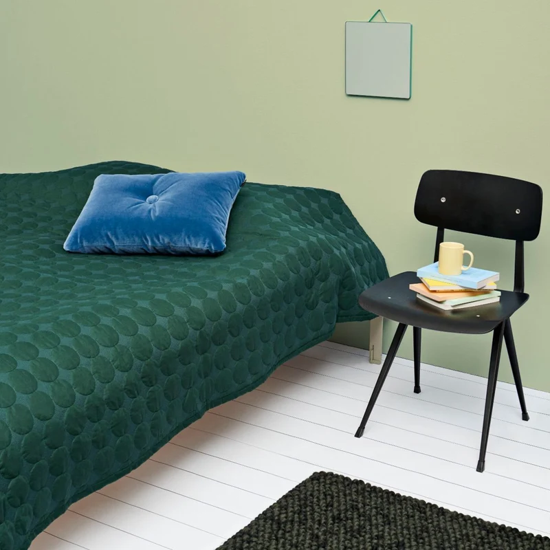 Chaise en acier et bois de chêne noir Result - HAY