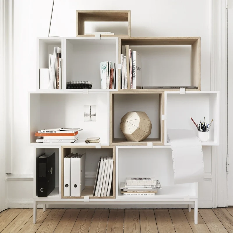 Grande bibliothèque blanche en chêne Stacked - Muuto