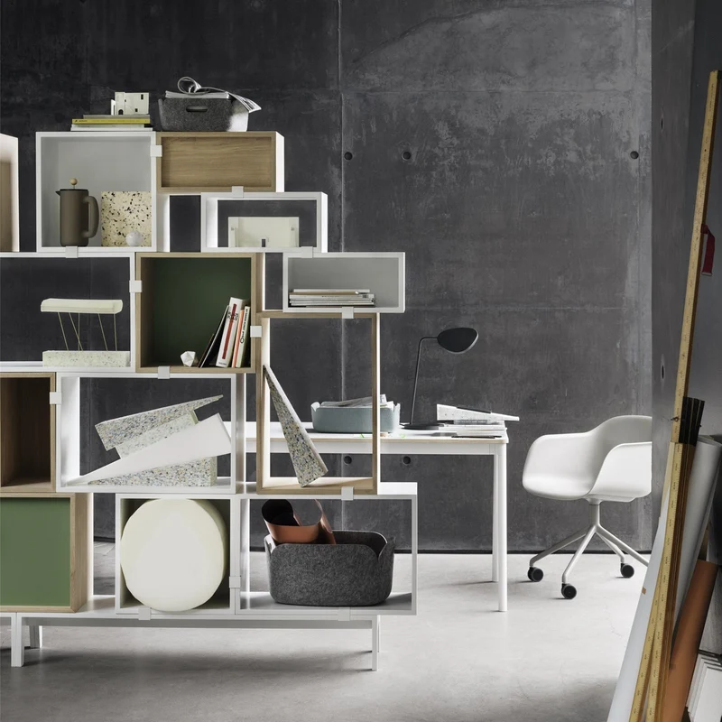 Grande bibliothèque blanche en chêne Stacked - Muuto