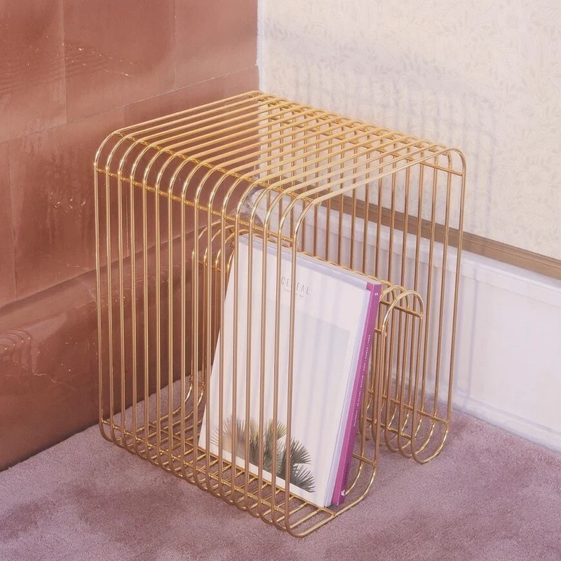Tabouret et rangement magazine doré 32 cm Curva - AYTM