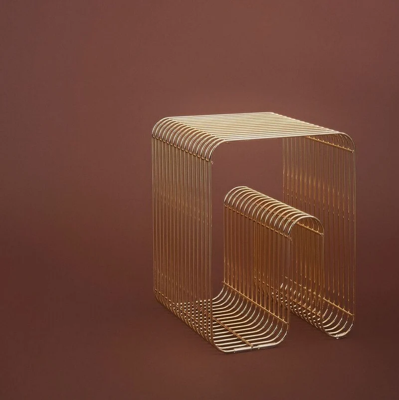 Tabouret et rangement magazine doré 32 cm Curva - AYTM