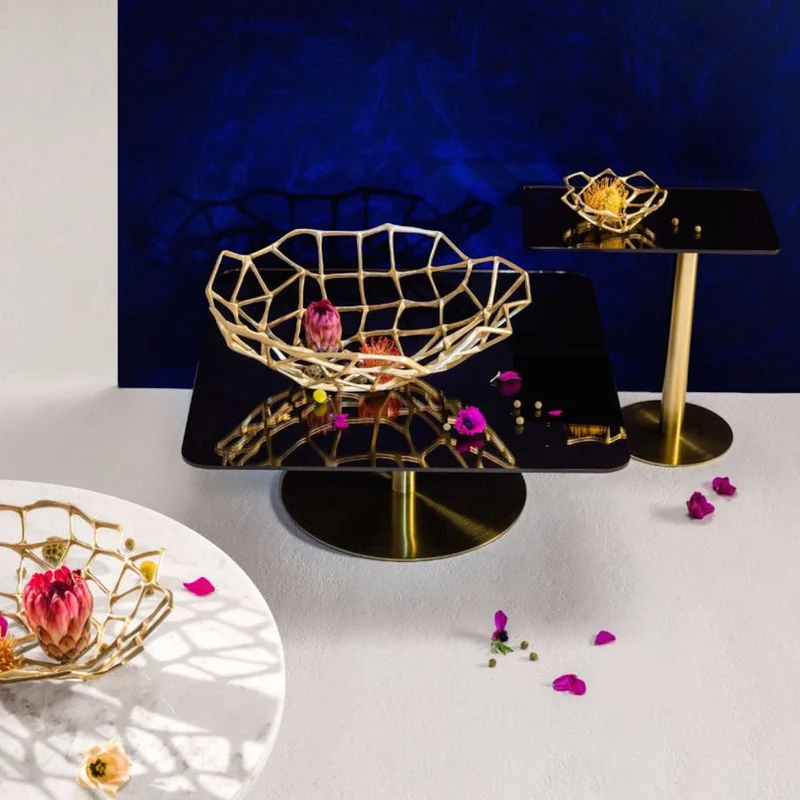 Table d'appoint ronde en fer plaqué laiton et en verre cuivré Flash - Tom Dixon