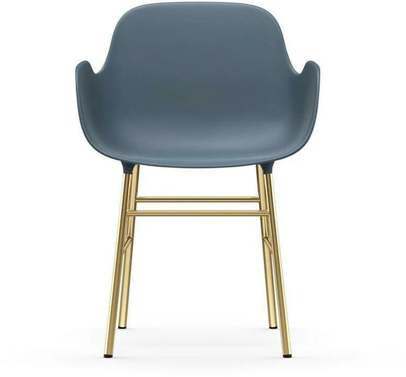 Chaise avec accoudoirs en laiton et pp bleu Form - Normann Copenhagen