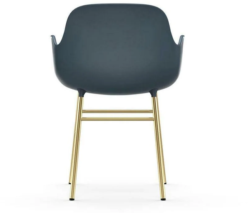 Chaise avec accoudoirs en laiton et pp bleu Form - Normann Copenhagen