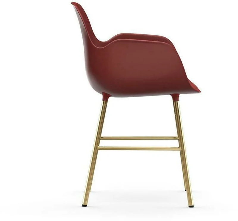 Chaise avec accoudoirs en laiton et pp rouge Form - Normann Copenhagen