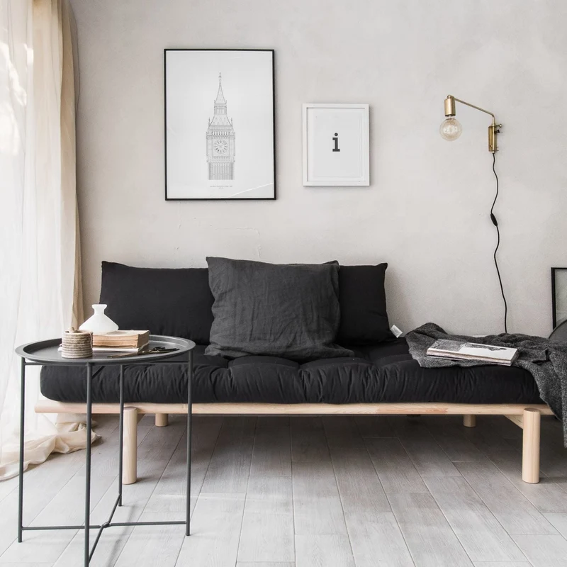Lit de jour en bois naturel et matelas vert olive Pace - Karup Design